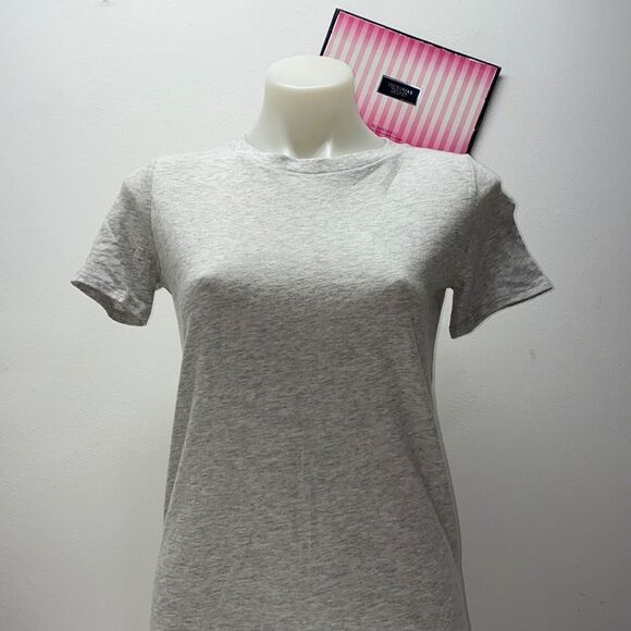 🔥VICTORIA SECRET Pink T-SHIRT SZ XS NEW - Picture 1 of 4